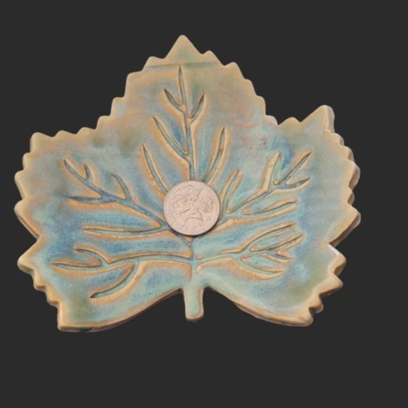 Hand Made Ceramic Maple Leaf Made in Israel Soap Trinket Spoon Dish New - Picture 2 of 3